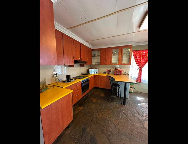 3 BEDROOM HOUSE FOR SALE IN SELECTION PARK
